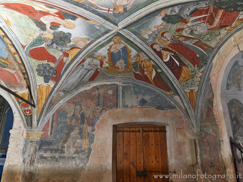 Cossato (Biella, Italy) - Interiors covered with frescoes of the Church of San Pietro